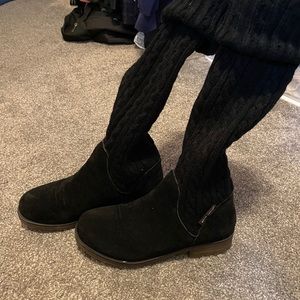 Muk luks black sweater boots